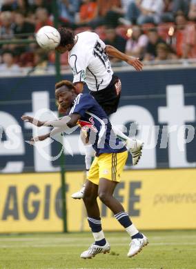 Fussball. Tipp3 Bundesliga. SK Kelag Kaernten gegen Red Bull Salzburg. Prawda Christian (Kaernten),  Tchoyi Somen (Salzburg). Klagenfurt, 31.8.2008
Foto: Kuess

---
pressefotos, pressefotografie, kuess, qs, qspictures, sport, bild, bilder, bilddatenbank