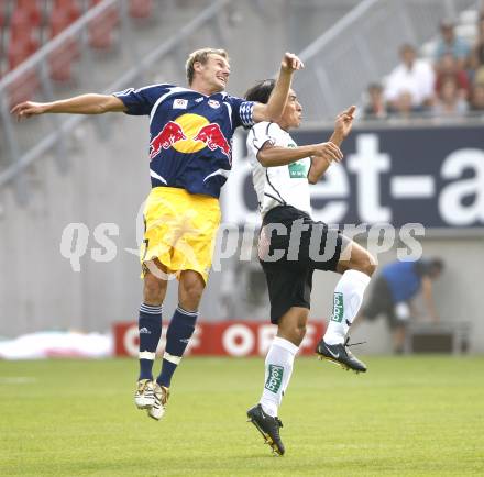 Fussball. Tipp3 Bundesliga. SK Kelag Kaernten gegen Red Bull Salzburg. Carlos Chaile (Kaernten), Alexander Zickler  (Salzburg). Klagenfurt, 31.8.2008
Foto: Kuess

---
pressefotos, pressefotografie, kuess, qs, qspictures, sport, bild, bilder, bilddatenbank