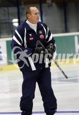 EBEL. Eishockey Bundesliga. Mannschaftsfototermin VSV. Trainer Larry Huras. Villach, am 2.9.2008.
Foto: Kuess

---
pressefotos, pressefotografie, kuess, qs, qspictures, sport, bild, bilder, bilddatenbank