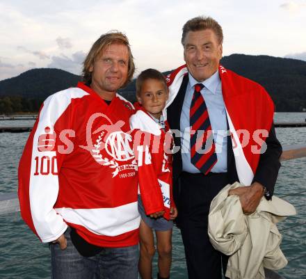 EBEL. Eishockey Bundesliga. Mannschaftspraesentation KAC.  Tommy Cijan, Hermann Knoll. Woertherseebuehne. Klagenfurt, am 4.9.2008.
Foto: Kuess

---
pressefotos, pressefotografie, kuess, qs, qspictures, sport, bild, bilder, bilddatenbank