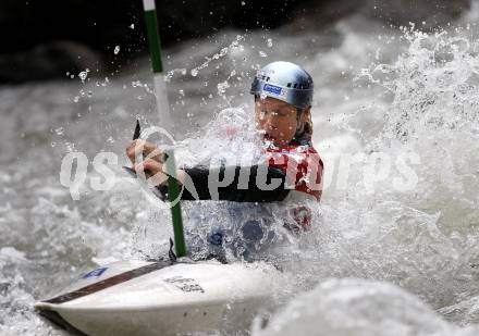 Kaerntner Landesmeisterschaften Wildwasser. Kajak. Gerhard Schmid. Klagenfurt - Gurkerbruecke, 28.9.2008.
Foto: Kuess

---
pressefotos, pressefotografie, kuess, qs, qspictures, sport, bild, bilder, bilddatenbank