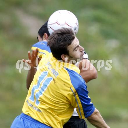 Fussball. Kaerntner Liga. SK Austria Kelag Kärnten 1b gegen FC-WR Nussdorf/Debant A. Erkara Ertürk (Austria Kaernten), Miskovic Antun (Nussdorf). Klagenfurt, 27.9.2008. 
Copyright Kuess

---
pressefotos, pressefotografie, kuess, qs, qspictures, sport, bild, bilder, bilddatenbank