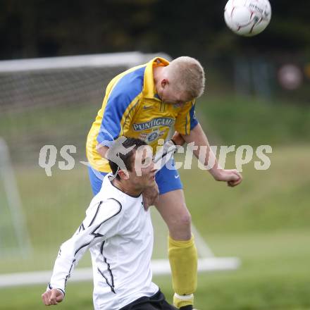 Fussball. Kaerntner Liga. SK Austria Kelag Kärnten 1b gegen FC-WR Nussdorf/Debant A. Pink Markus (Austria Kaernten), Steinlechner Robert  (Nussdorf). Klagenfurt, 27.9.2008. 
Copyright Kuess

---
pressefotos, pressefotografie, kuess, qs, qspictures, sport, bild, bilder, bilddatenbank