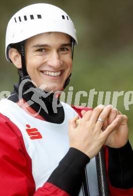 Kaerntner Landesmeisterschaften Wildwasser. Kajak. Peter Draxl. Klagenfurt - Gurkerbruecke, 28.9.2008.
Foto: Kuess

---
pressefotos, pressefotografie, kuess, qs, qspictures, sport, bild, bilder, bilddatenbank
