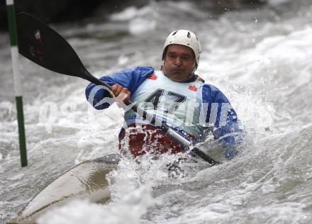 Kaerntner Landesmeisterschaften Wildwasser. Kajak. Norbert Sattler (KV klagenfurt, AUT). Silbermedaillengewiiner bei der Sommerolympiade 1972. Klagenfurt - Gurkerbruecke, 28.9.2008.
Foto: Kuess


---
pressefotos, pressefotografie, kuess, qs, qspictures, sport, bild, bilder, bilddatenbank
