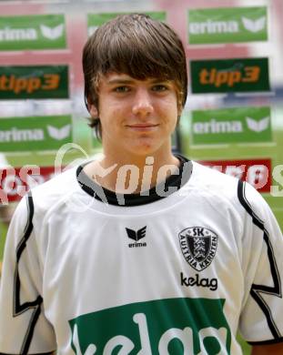 Fussball Bundesliga. Fussball Akademie SK Austria Kaernten U17. BNZ. Bundesnachwuchszentrum. Philip Kofler. Klagenfurt, am 16.9.2008.
Foto: Kuess 
---
pressefotos, pressefotografie, kuess, qs, qspictures, sport, bild, bilder, bilddatenbank