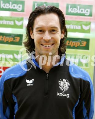 Fussball Bundesliga. Fussball Akademie SK Austria Kaernten U15. BNZ. Bundesnachwuchszentrum. Co-Trainer Jochen Kainz. Klagenfurt, am 16.9.2008.
Foto: Kuess 
---
pressefotos, pressefotografie, kuess, qs, qspictures, sport, bild, bilder, bilddatenbank