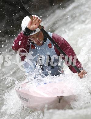 Kaerntner Landesmeisterschaften Wildwasser. Kajak. Jure Meglic (SLO). Klagenfurt - Gurkerbruecke, 28.9.2008.
Foto: Kuess


---
pressefotos, pressefotografie, kuess, qs, qspictures, sport, bild, bilder, bilddatenbank