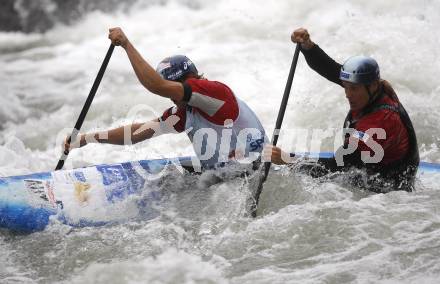 Kaerntner Landesmeisterschaften Wildwasser. Kajak. Matthias Schmid, Gerhard Schmid (AUT). Klagenfurt - Gurkerbruecke, 28.9.2008.
Foto: Kuess
---
pressefotos, pressefotografie, kuess, qs, qspictures, sport, bild, bilder, bilddatenbank