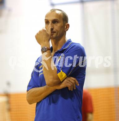 Volleyball. MEVZA. Aich/Dob gegen Kaposvar. Trainer Miroslav Palgut (Aich). Prevalje, 11.10.2008.
Foto: Kuess

---
pressefotos, pressefotografie, kuess, qs, qspictures, sport, bild, bilder, bilddatenbank