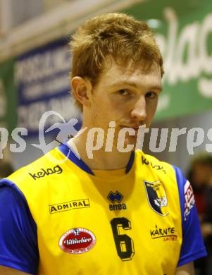 Volleyball. MEVZA. Aich/Dob gegen Kaposvar. ALEXANDER Shane (Aich). Prevalje, 11.10.2008.
Foto: Kuess

---
pressefotos, pressefotografie, kuess, qs, qspictures, sport, bild, bilder, bilddatenbank