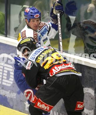 EBEL. Eishockey Bundesliga. EC VSV gegen EV Vienna Capitals. Mike Stewart,  (VSV), Sean Selmser (Vienna). Villach, am 17.10.2008.
Foto: Kuess

---
pressefotos, pressefotografie, kuess, qs, qspictures, sport, bild, bilder, bilddatenbank