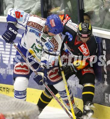 EBEL. Eishockey Bundesliga. EC VSV gegen EV Vienna Capitals. Mike Stewart,  (VSV), Yuri Tsurenkov (Vienna). Villach, am 17.10.2008.
Foto: Kuess

---
pressefotos, pressefotografie, kuess, qs, qspictures, sport, bild, bilder, bilddatenbank