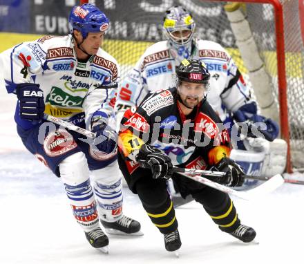 EBEL. Eishockey Bundesliga. EC VSV gegen EV Vienna Capitals. Mike Stewart, (VSV), Trevor Gallant (Vienna). Villach, am 17.10.2008.
Foto: Kuess

---
pressefotos, pressefotografie, kuess, qs, qspictures, sport, bild, bilder, bilddatenbank