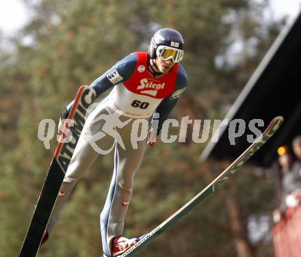 Schispringen. Oesterreichische Meisterschaften 2008. Stefan Kaiser. Villach, 18.10.2008
Foto: Kuess

---
pressefotos, pressefotografie, kuess, qs, qspictures, sport, bild, bilder, bilddatenbank
