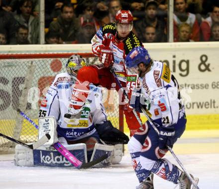 EBEL. Eishockey Bundesliga. EC KAC gegen EC VSV. David Schuller, (KAC), Gert Prohaska, Nikolas Petrik (VSV). Klagenfurt, am 19.10.2008.
Foto: Kuess

---
pressefotos, pressefotografie, kuess, qs, qspictures, sport, bild, bilder, bilddatenbank