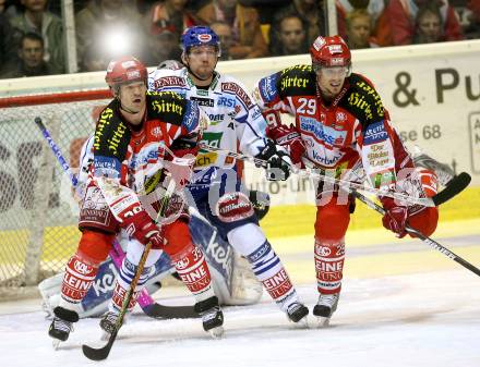 EBEL. Eishockey Bundesliga. EC KAC gegen EC VSV. Jeff Shantz, Christoph Brandner, (KAC), Mickey Elick (VSV). Klagenfurt, am 19.10.2008.
Foto: Kuess

---
pressefotos, pressefotografie, kuess, qs, qspictures, sport, bild, bilder, bilddatenbank