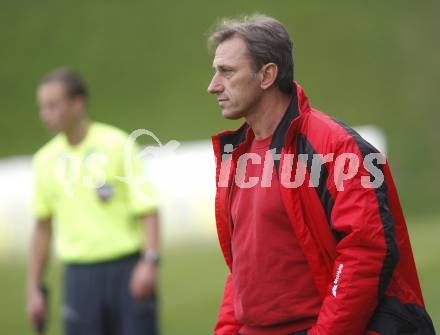 Fussball OEFB Frauenliga. FC St. Veit/Glan gegen ASK Erlaa. Trainer Hans Groess (St. Veit). St. Veit, am 25.10.2008.
Foto: Kuess
---
pressefotos, pressefotografie, kuess, qs, qspictures, sport, bild, bilder, bilddatenbank