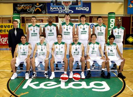 Basketball Bundesliga. Woerthersee Piraten. Mannschaftsfoto. Vorne v.l.: Andreas Kuttnig, Martin Breithuber, Marco Breithuber, Joachim Buggelsheim, Sebastian Schaal, Samuel Bachlechner; Hinten v.l.: Trainer Mathias Fischer, Selmir Husanovic, Michael Harper, Rasid Mahalbasic, Erik Rhinehart, Bernhard Weber, Brandon Hartley  Klagenfurt, 29.10.2008
Copyright Kuess

---
pressefotos, pressefotografie, kuess, qs, qspictures, sport, bild, bilder, bilddatenbank