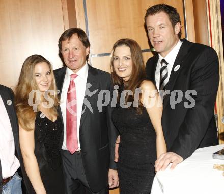 Sportgala 2008. Franz Klammer mit Tochter, Bettina und Armin Assinger. Velden, 22.12.2008
Foto: Kuess

---
pressefotos, pressefotografie, kuess, qs, qspictures, sport, bild, bilder, bilddatenbank