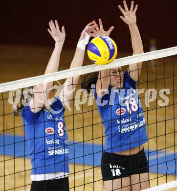 Volleyball. MEVZA. Sparkasse Wildcats gegen SVS Post. STUERMER Christine, PICHLER Kerstin (Wildcats), Dianna OJO (Post). Klagenfurt, 17.1.2009.
Foto: Kuess

---
pressefotos, pressefotografie, kuess, qs, qspictures, sport, bild, bilder, bilddatenbank