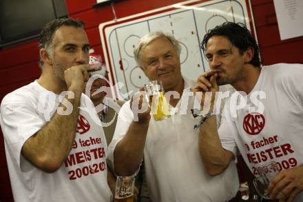 EBEL. Eishockey Bundesliga. KAC gegen EC Salzburg. Jubel Meister KAC, Ressmann Gerald, Helmut Reichel, Bernhard Sussitz. Klagenfurt, am 5.4.2009.
Foto: Kuess 

---
pressefotos, pressefotografie, kuess, qs, qspictures, sport, bild, bilder, bilddatenbank