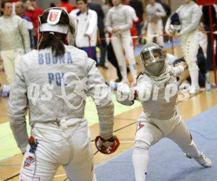 Fechten. Saebel Weltcup. Karolina Budna (POL), Laura Friedl (AUT). Klagenfurt, am 2.5.2009.
Foto: Kuess
---
pressefotos, pressefotografie, kuess, qs, qspictures, sport, bild, bilder, bilddatenbank