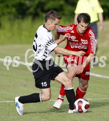 Fussball Unterliga Ost. St. Michael/Bleiburg gegen Kuehnsdorf. Rene Kuster (St. Michael), Daniel Kosmrlj (Kuensdorf). St. Michael/Bleiburg, am 12.6.2009.
Foto: Kuess
---
pressefotos, pressefotografie, kuess, qs, qspictures, sport, bild, bilder, bilddatenbank