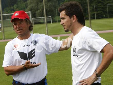 Fussball Bundesliga. Trainingsbeginn SK Austria Kaernten. Trainer Frenkie Schinkels, Fernando Troyansky. Moosburg, am 15.6.2009.
Foto: Kuess
---
pressefotos, pressefotografie, kuess, qs, qspictures, sport, bild, bilder, bilddatenbank
