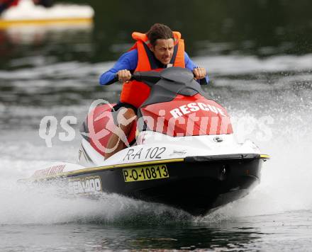 Decathlon. Promi Jet Ski Rennen. Norbert Domnik. St. Kanzian, am 20.6.2009.
Foto: Kuess
---
pressefotos, pressefotografie, kuess, qs, qspictures, sport, bild, bilder, bilddatenbank
