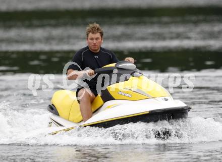 X-Team Decathlon. Promi Jet Ski Rennen. VIP Jet Ski Race. Valentin Blazej. St. Kanzian, am 20.6.2009.
Foto: Kuess
---
pressefotos, pressefotografie, kuess, qs, qspictures, sport, bild, bilder, bilddatenbank