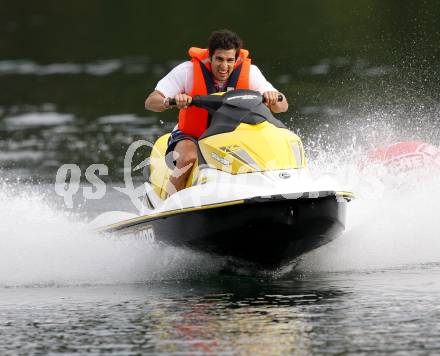 Decathlon. Promi Jet Ski Rennen. Erwin Dokter. St. Kanzian, am 20.6.2009.
Foto: Kuess
---
pressefotos, pressefotografie, kuess, qs, qspictures, sport, bild, bilder, bilddatenbank