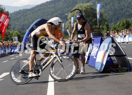 Ironman. Triathlon. Schwimmen, Radfahren, Laufen. Ironman Austria. Marino Vanhoenacker (BEL). KLagenfurt, am 5.7.2009.
Foto: Kuess

---
pressefotos, pressefotografie, kuess, qs, qspictures, sport, bild, bilder, bilddatenbank