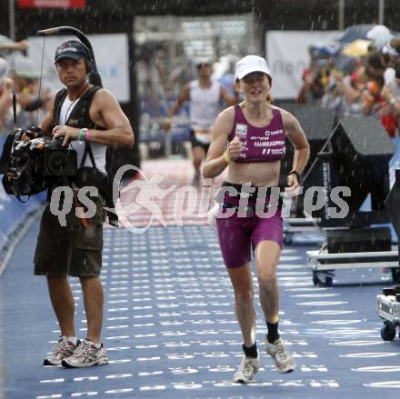Ironman. Triathlon. Schwimmen, Radfahren, Laufen. Ironman Austria. Maria Marlies Penker (AUT).  KLagenfurt, am 5.7.2009.
Foto: Kuess

---
pressefotos, pressefotografie, kuess, qs, qspictures, sport, bild, bilder, bilddatenbank