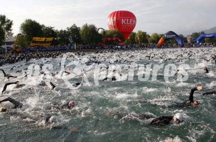 Triathlon. Schwimmen, Radfahren, Laufen. Ironman Austria. Schwimmstart. KLagenfurt, am 5.7.2009.
Foto: Kuess
---
pressefotos, pressefotografie, kuess, qs, qspictures, sport, bild, bilder, bilddatenbank