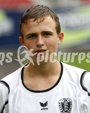Fussball Bundesliga. SK Austria Kaernten Akademie U17. BNZ. Bundesnachwuchszentrum. Michael Hafner. Klagenfurt, am 4.8.2009.
Foto: Kuess
---
pressefotos, pressefotografie, kuess, qs, qspictures, sport, bild, bilder, bilddatenbank