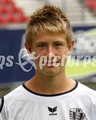 Fussball Bundesliga. SK Austria Kaernten Akademie U16. BNZ. Bundesnachwuchszentrum. Michael Ramusch. Klagenfurt, am 4.8.2009.
Foto: Kuess
---
pressefotos, pressefotografie, kuess, qs, qspictures, sport, bild, bilder, bilddatenbank