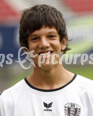 Fussball Bundesliga. SK Austria Kaernten Akademie U17. BNZ. Bundesnachwuchszentrum. Andreas Dlopst. Klagenfurt, am 4.8.2009.
Foto: Kuess
---
pressefotos, pressefotografie, kuess, qs, qspictures, sport, bild, bilder, bilddatenbank