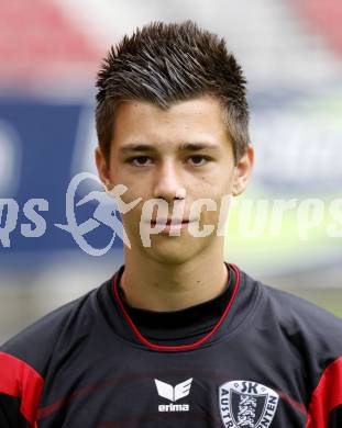 Fussball Bundesliga. SK Austria Kaernten Akademie U15. BNZ. Bundesnachwuchszentrum. Philipp Regenfelder. Klagenfurt, am 4.8.2009.
Foto: Kuess
---
pressefotos, pressefotografie, kuess, qs, qspictures, sport, bild, bilder, bilddatenbank