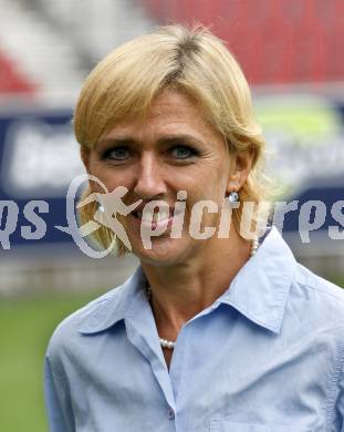 Fussball Bundesliga. SK Austria Kaernten Akademie U16. BNZ. Bundesnachwuchszentrum. Edith Schmoelzer (Lernbetreuung). Klagenfurt, am 4.8.2009.
Foto: Kuess
---
pressefotos, pressefotografie, kuess, qs, qspictures, sport, bild, bilder, bilddatenbank