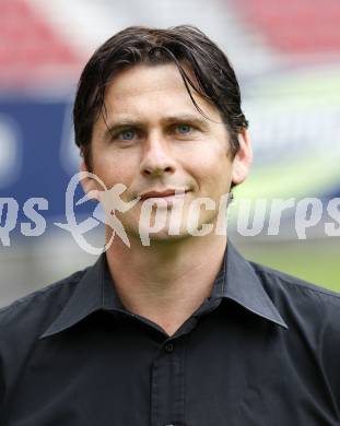 Fussball Bundesliga. SK Austria Kaernten Akademie U16. BNZ. Bundesnachwuchszentrum. Josef Weitensfelder (Lernbetreuung). Klagenfurt, am 4.8.2009.
Foto: Kuess
---
pressefotos, pressefotografie, kuess, qs, qspictures, sport, bild, bilder, bilddatenbank