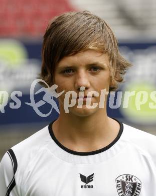 Fussball Bundesliga. SK Austria Kaernten Akademie U15. BNZ. Bundesnachwuchszentrum. Oliver Kuester. Klagenfurt, am 4.8.2009.
Foto: Kuess
---
pressefotos, pressefotografie, kuess, qs, qspictures, sport, bild, bilder, bilddatenbank