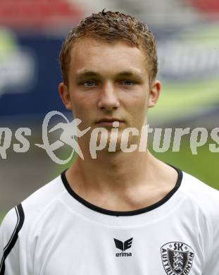 Fussball Bundesliga. SK Austria Kaernten Akademie U17. BNZ. Bundesnachwuchszentrum. Aner Mandzic. Klagenfurt, am 4.8.2009.
Foto: Kuess
---
pressefotos, pressefotografie, kuess, qs, qspictures, sport, bild, bilder, bilddatenbank