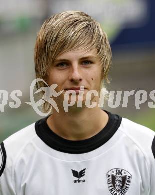 Fussball Bundesliga. SK Austria Kaernten Akademie U19. BNZ. Bundesnachwuchszentrum. Kevin Winkler. Klagenfurt, am 4.8.2009.
Foto: Kuess
---
pressefotos, pressefotografie, kuess, qs, qspictures, sport, bild, bilder, bilddatenbank