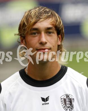 Fussball Bundesliga. SK Austria Kaernten Akademie U19. BNZ. Bundesnachwuchszentrum. Dominik Leitner. Klagenfurt, am 4.8.2009.
Foto: Kuess
---
pressefotos, pressefotografie, kuess, qs, qspictures, sport, bild, bilder, bilddatenbank