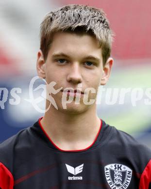 Fussball Bundesliga. SK Austria Kaernten Akademie U17. BNZ. Bundesnachwuchszentrum. Wilhelm Santner. Klagenfurt, am 4.8.2009.
Foto: Kuess
---
pressefotos, pressefotografie, kuess, qs, qspictures, sport, bild, bilder, bilddatenbank