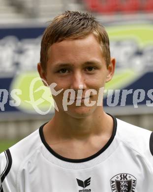 Fussball Bundesliga. SK Austria Kaernten Akademie U16. BNZ. Bundesnachwuchszentrum. Daniel Eichner. Klagenfurt, am 4.8.2009.
Foto: Kuess
---
pressefotos, pressefotografie, kuess, qs, qspictures, sport, bild, bilder, bilddatenbank