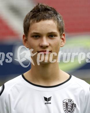 Fussball Bundesliga. SK Austria Kaernten Akademie U17. BNZ. Bundesnachwuchszentrum. Marco Hartlieb. Klagenfurt, am 4.8.2009.
Foto: Kuess
---
pressefotos, pressefotografie, kuess, qs, qspictures, sport, bild, bilder, bilddatenbank