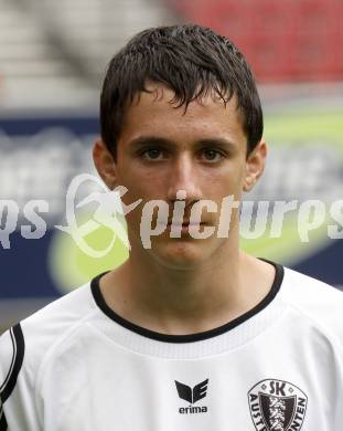 Fussball Bundesliga. SK Austria Kaernten Akademie U15. BNZ. Bundesnachwuchszentrum. Manuel Schuettelkopf. Klagenfurt, am 4.8.2009.
Foto: Kuess
---
pressefotos, pressefotografie, kuess, qs, qspictures, sport, bild, bilder, bilddatenbank