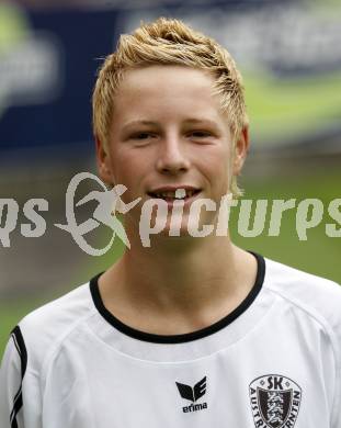 Fussball Bundesliga. SK Austria Kaernten Akademie U17. BNZ. Bundesnachwuchszentrum. Fabian Miesenboeck. Klagenfurt, am 4.8.2009.
Foto: Kuess
---
pressefotos, pressefotografie, kuess, qs, qspictures, sport, bild, bilder, bilddatenbank